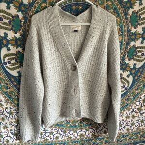 Universal Thread Light Gray Speckled V-Neck Button Cardigan